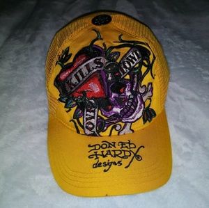 DON ED HARDY HAT YELLOW TOP HAT WITH SKULL DESIGN.